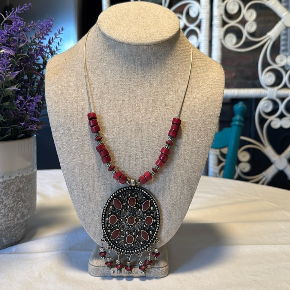 Necklace vintage